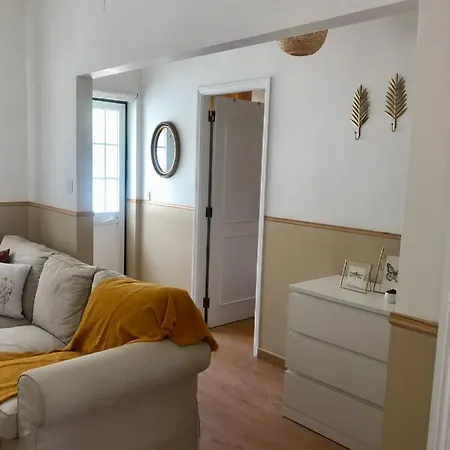 City Break-Quiet House With Private Patio * Torres Vedras