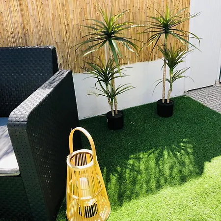 Ferienhaus City Break-Quiet House With Private Patio