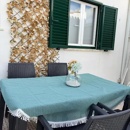 Дом отдыха Break-quiet House With Private Patio *