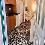 Break-quiet House With Private Patio