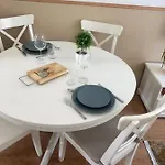 Break-quiet House With Private Patio Vakantiehuis Torres Vedras