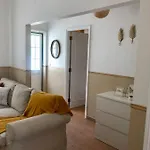 Break-quiet House With Private Patio * Torres Vedras
