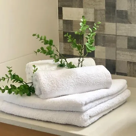 Hébergement de vacances City Break-Quiet House With Private Patio *