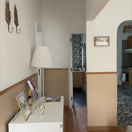 City Break-Quiet House With Private Patio Hébergement de vacances *